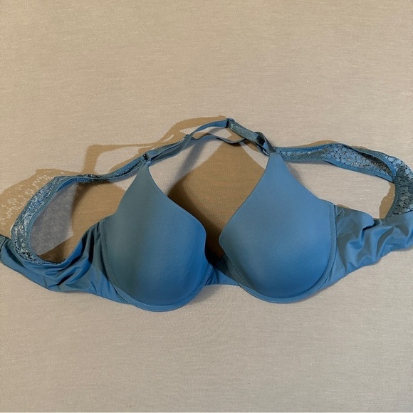 Victoria's Secret Other - Victoria’s Secret T-shirt Bra in Teal Blue Color Criss Cross Lace Back sz 32D